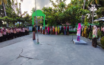 Peringatan Hardiknas 2025 di MTsN Kepulauan Selayar